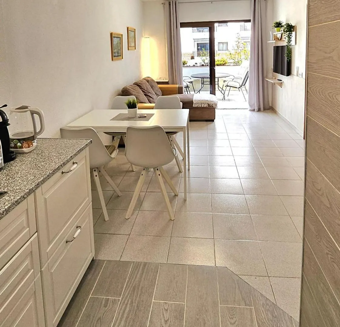 Apartamento Аппартаметы Seguro De Sol Playa de la Arena Puerto de Santiago  España